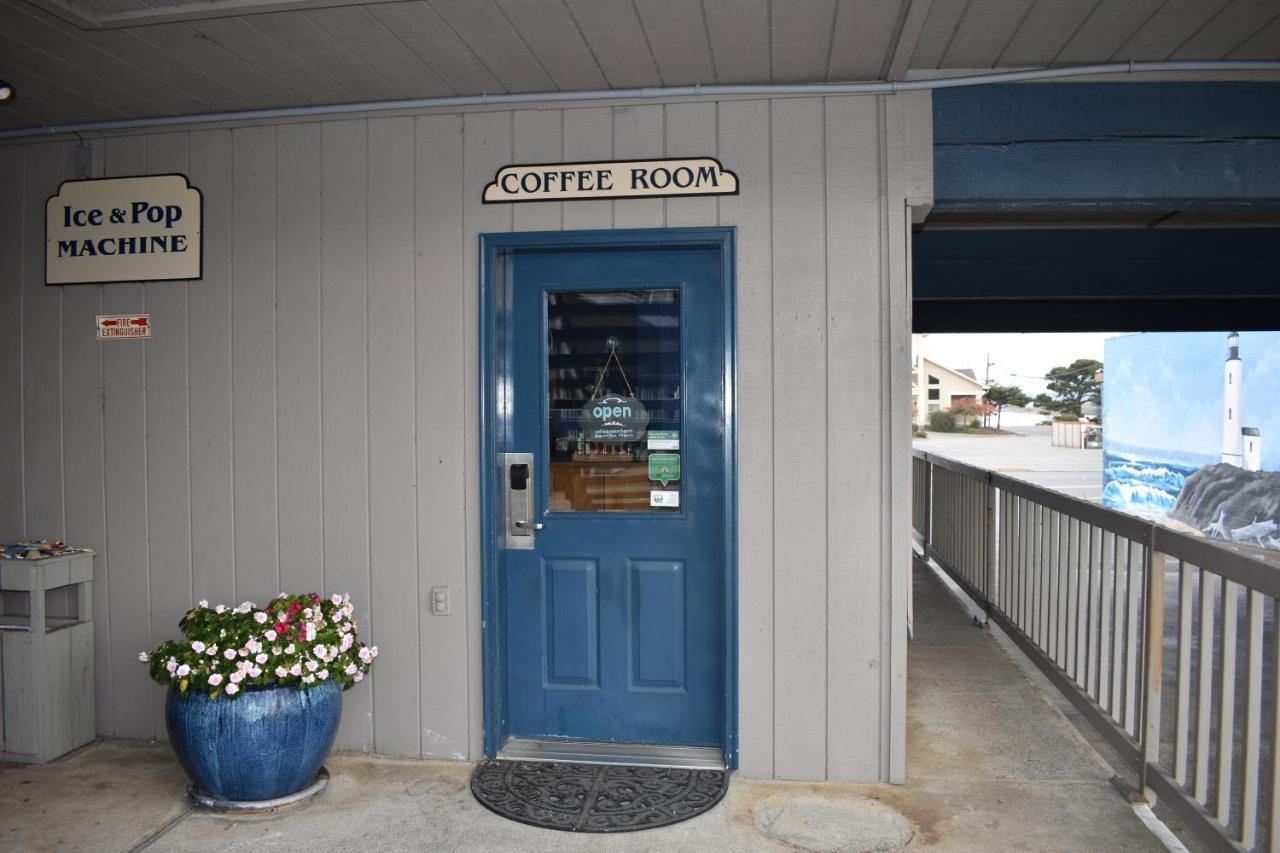 Lighthouse Cove Inn Bandon Exterior photo The coffee room at the airport