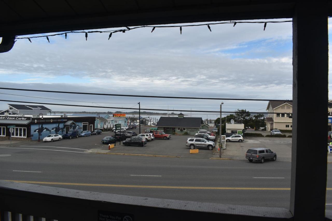 Lighthouse Cove Inn Bandon Exterior photo View of downtown Port Alberni