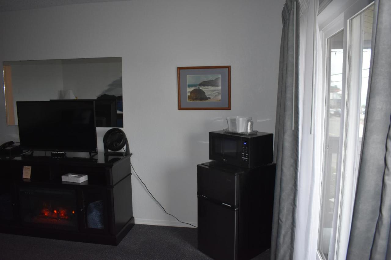 Lighthouse Cove Inn Bandon Exterior photo A typical dorm room at the University of Washington