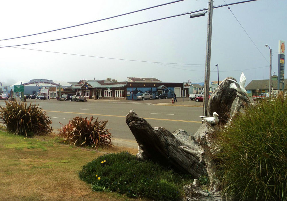 Lighthouse Cove Inn Bandon Exterior photo Lincoln City